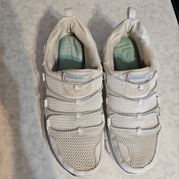SKETCHERS SYNERGY SPORT 12100 CASUAL WOMENS SIZE 6 WHITE SLIP ON PRELOVED - Picture 4 of 6